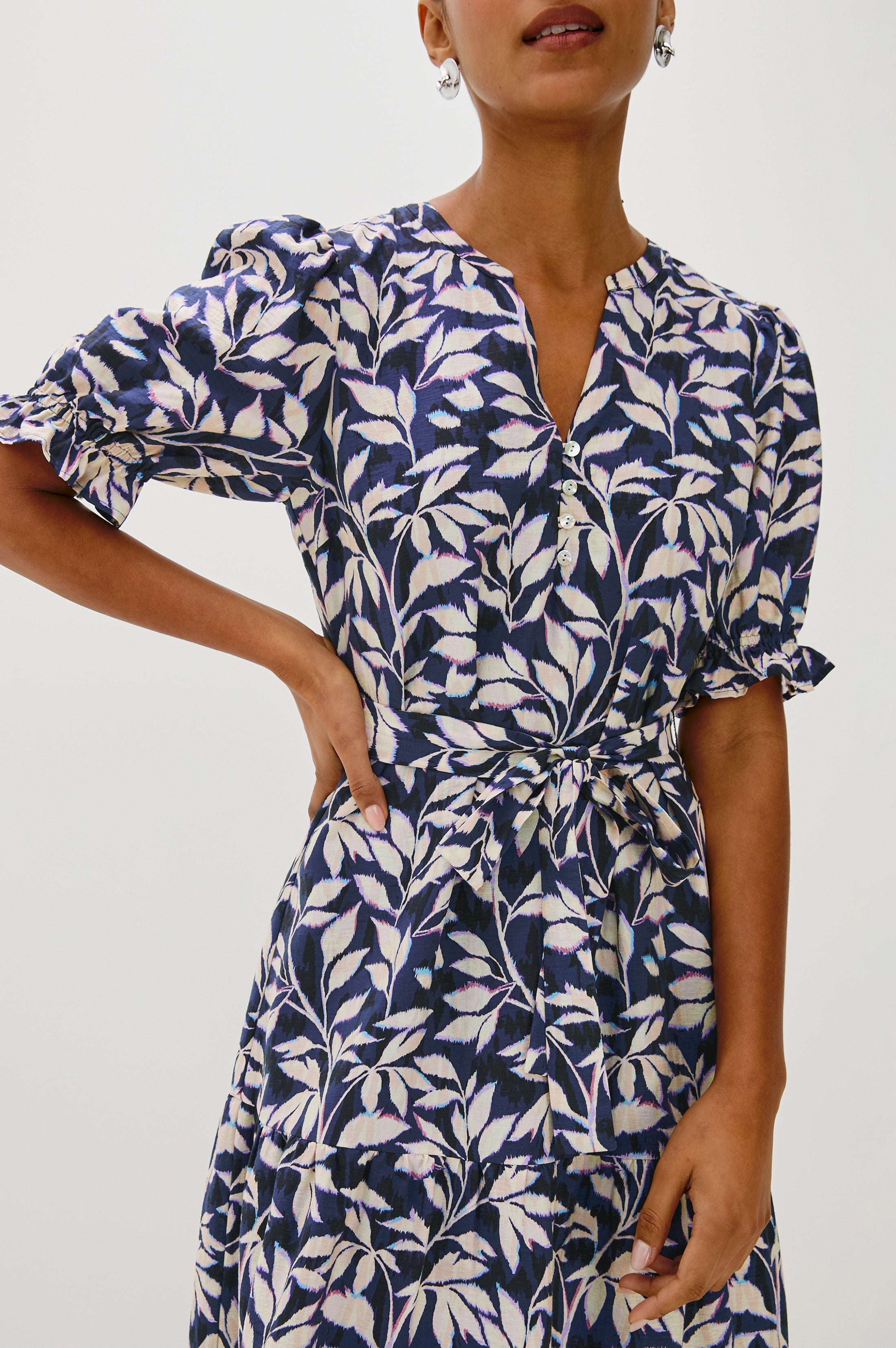 ELIANA DRESS - NAVY VINES