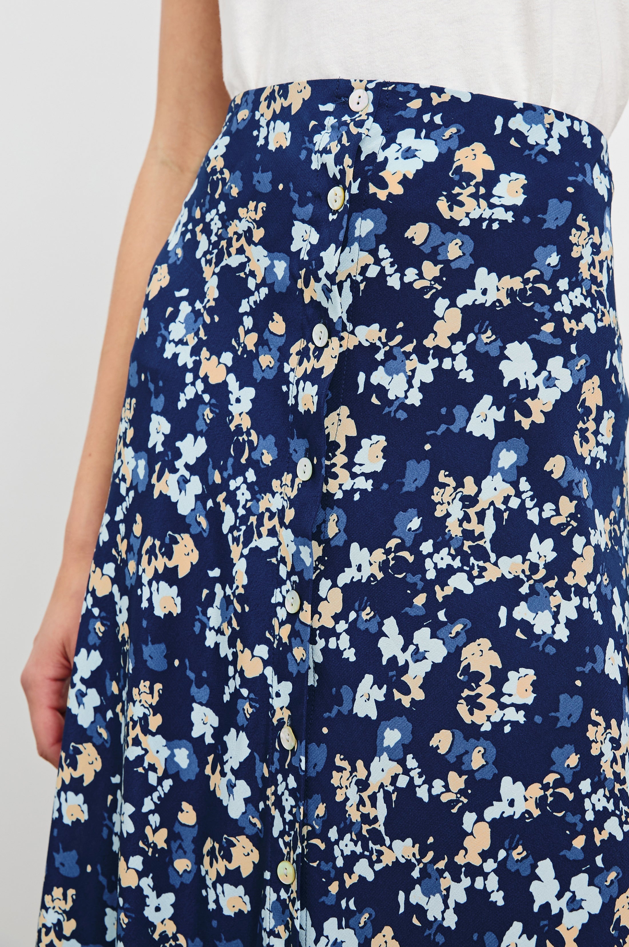 ROSETTA SKIRT - NAVY FLORA